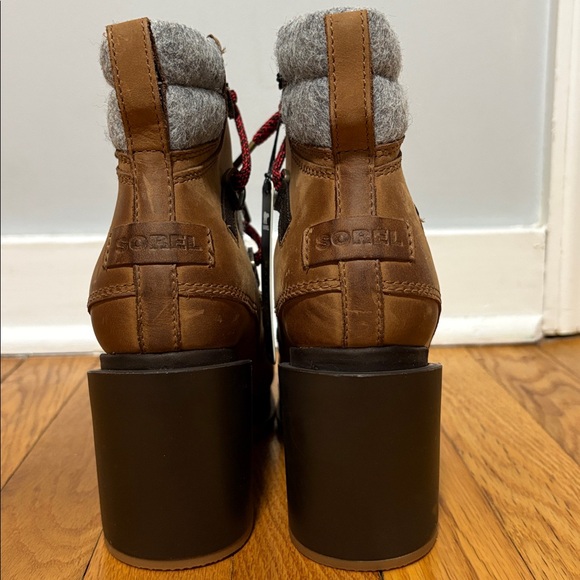 Sorel Blake Lace Heeled Boots Tan Size 6.5 NEW w/ Box $220 - Picture 4 of 8